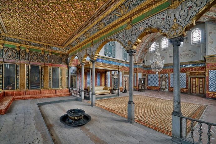 Visit The Best Ottoman Palaces in Istanbul 1